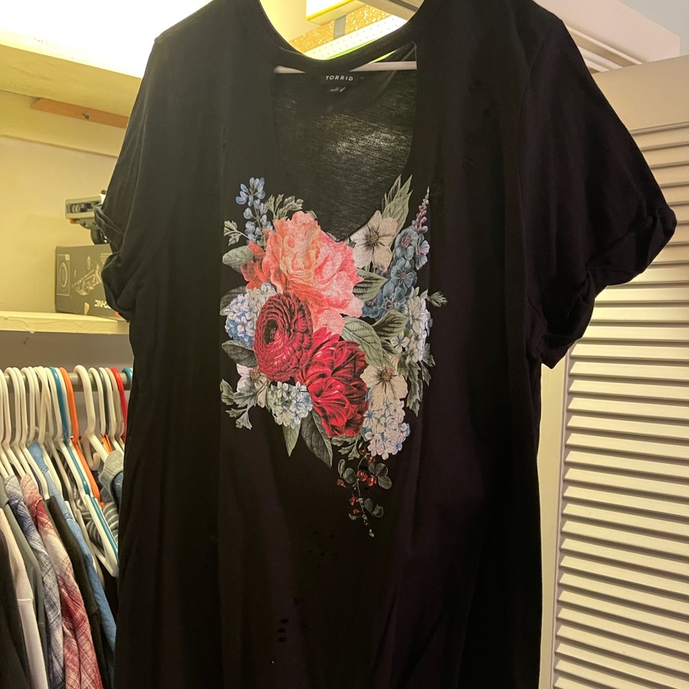 Torrid choker Tee